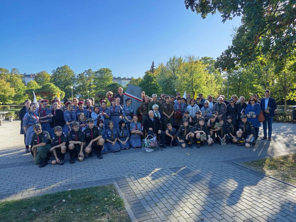 wspólne zdjęcie uczestników uroczystości