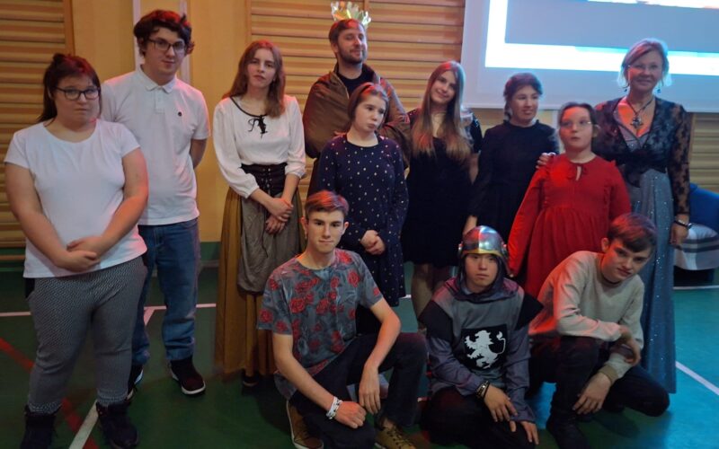 Jedna z drużyn uczestnicząca w Disco Harcach